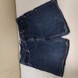 Women's Levi Classic shorts
